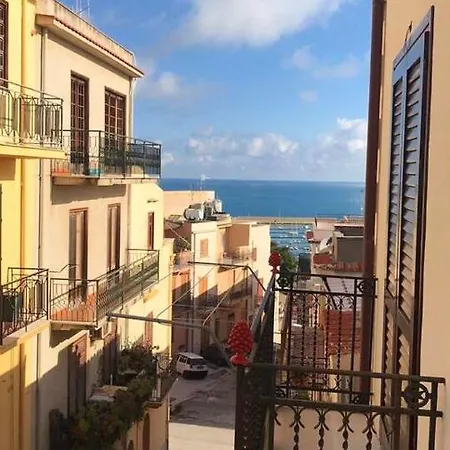 Seascape Retreat: * Castellammare del Golfo